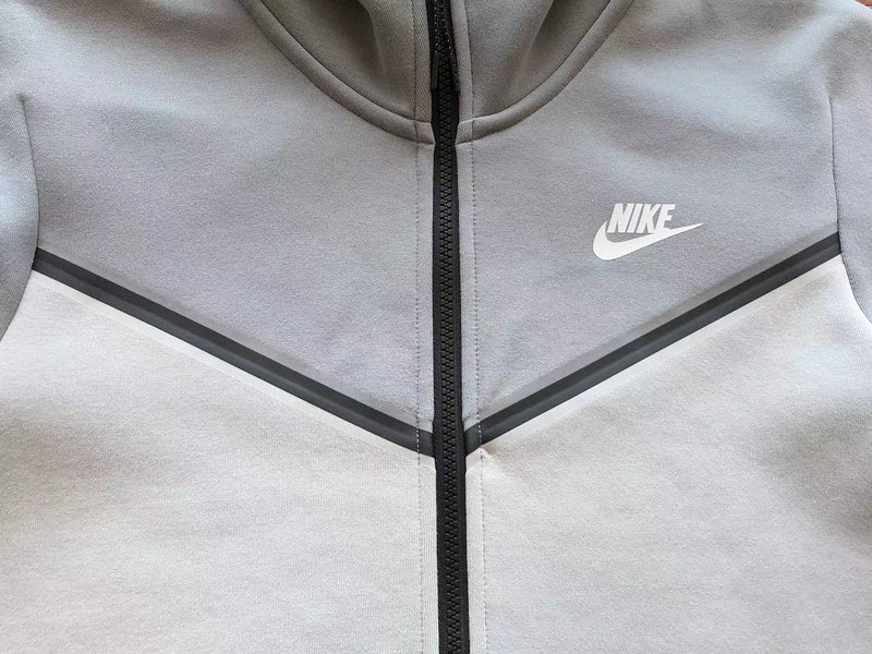 NIKE TECH FLEECE HOODIE x GREY/WHITE