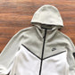 NIKE TECH FLEECE HOODIE x WHITE/GREY